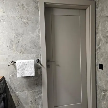 Premium Dabrowskiej 23 *