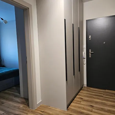 Premium Dabrowskiej 23 *